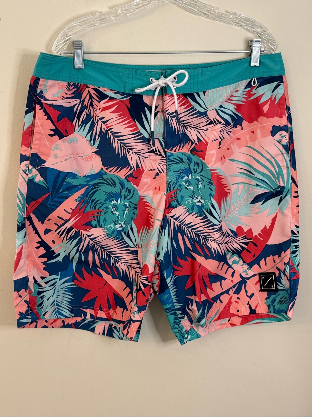 American Eagle tropical board shorts Hawaiian floral colorful LG